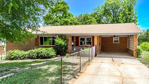 135 Hazelwood Dr, Forest City, NC 28043