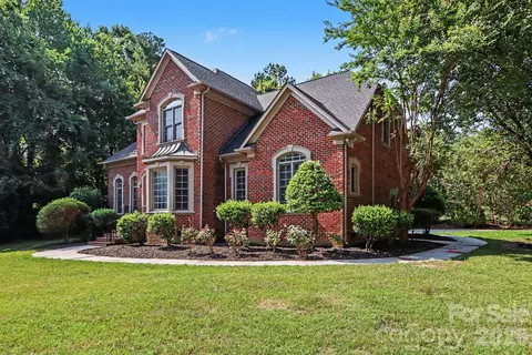 Exterior - 18611 Reflection Rock Ct, Davidson, NC 28036 photo 2 of 2
