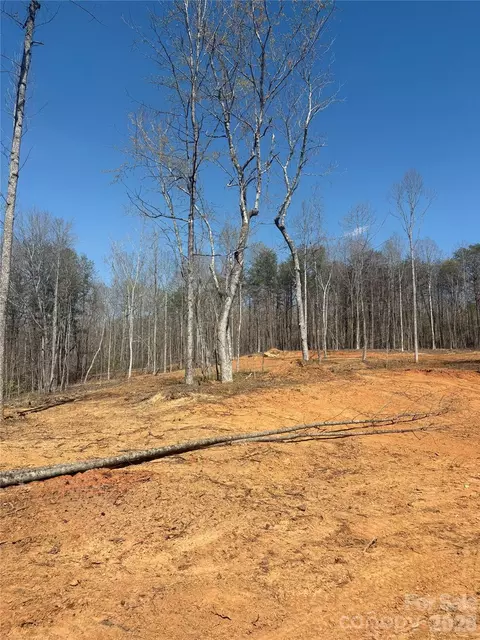 Avenida De Oro 3 Road #3, Morganton, NC 28655