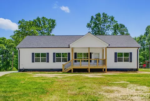 111 Sarah Ave, Newton, NC 28658