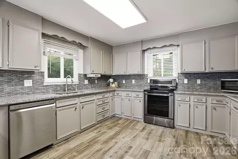 Kitchen - 8188 Normandy Rd, Denver, NC 28037 photo 2 of 3
