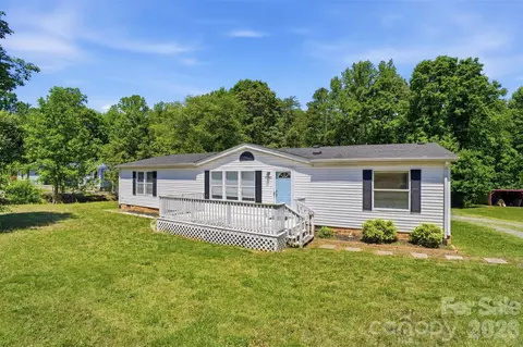 8755 Carroll St, Hickory, NC 28601