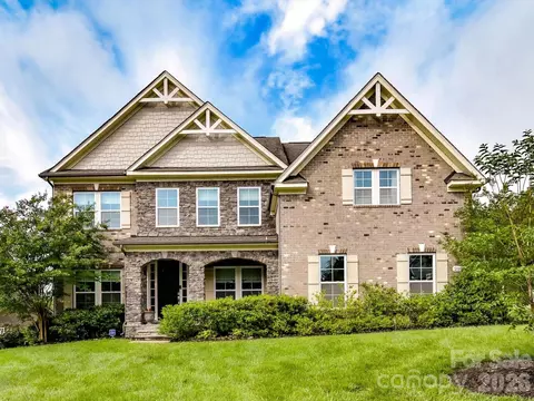 2028 Perry Pond Dr, Waxhaw, NC 28173