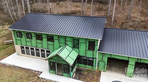 498 Coxes Creek Rd, Burnsville, NC 28714