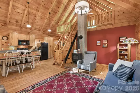 89 Apgar Rd, Candler, NC 28715