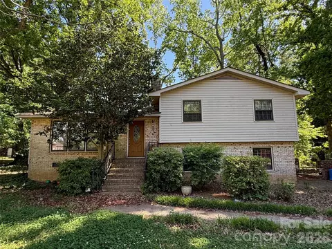 1129 Mclaughlin Dr, Charlotte, NC 28212