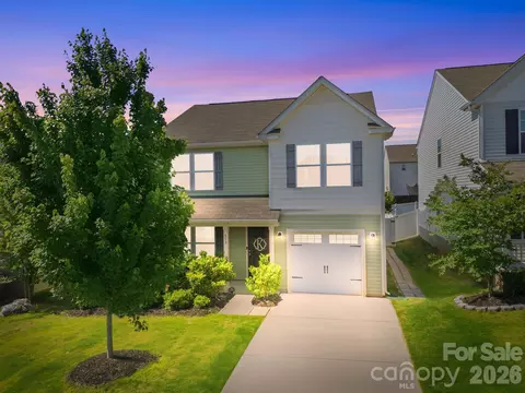 517 Falls Ln, Kannapolis, NC 28081