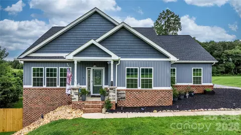111 Pinewood Rd, Granite Falls, NC 28630