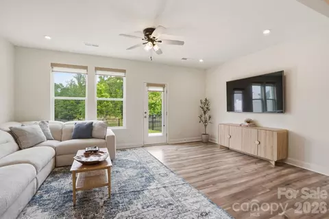 Living - 3054 Patchwork Ct, Fort Mill, SC 29708 photo 3 of 3