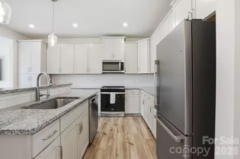 Kitchen - 3054 Patchwork Ct, Fort Mill, SC 29708 photo 4 of 4