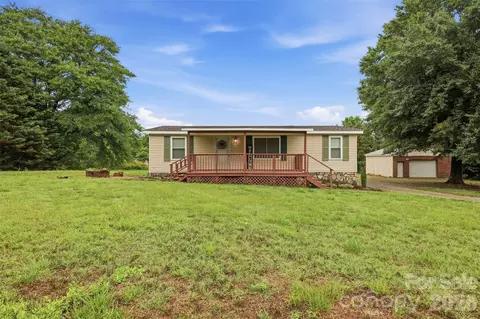 1309 Poole Gooden Rd, Hiddenite, NC 28636