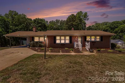 1210 Edgedale Dr, Salisbury, NC 28144