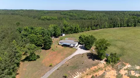 1283 Countryside Dr, Blackstock, SC 29014