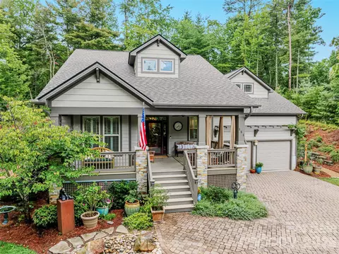 151 Monarch Rd, Hendersonville, NC 28739