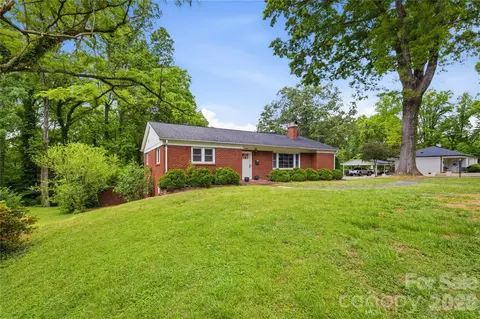 200 Falls St, Morganton, NC 28655