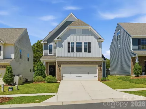 6024 Hampstead Pond Ln, Matthews, NC 28105