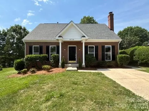 9716 Pernell Ln, Charlotte, NC 28213