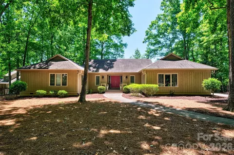 6 Honeysuckle Woods Woods, Lake Wylie, SC 29710