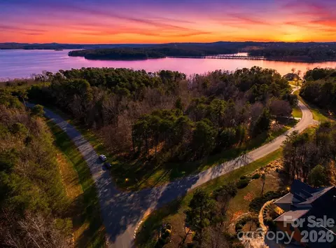 264 Badin View Dr, New London, NC 28127