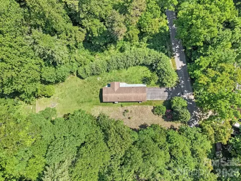 270 Slim Dillard Rd, Sylva, NC 28779 photo 2