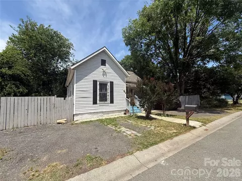 318 Goff St, Charlotte, NC 28208