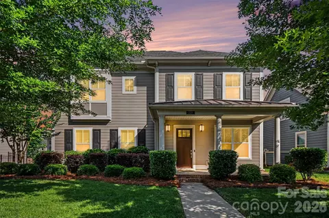 221 Hampton Trail Dr, Fort Mill, SC 29708