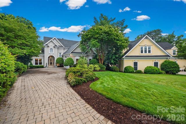 15901 Riverpointe Dr, Charlotte, NC 28278