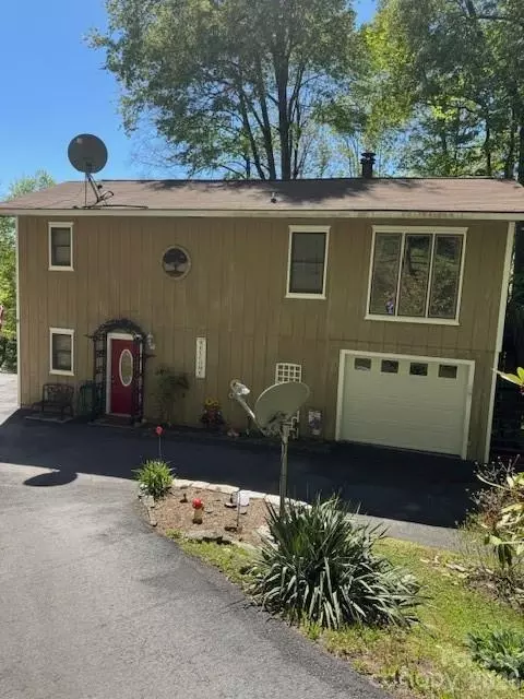 918 Plott Balsam Rd, Maggie Valley, NC 28751