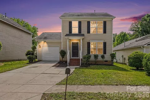 6325 Linda Vista Ln, Charlotte, NC 28216