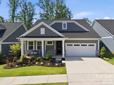 8612 Chagrin Dr, Cornelius, NC 28031