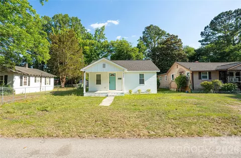 906 Gladstone St, Florence, SC 29501