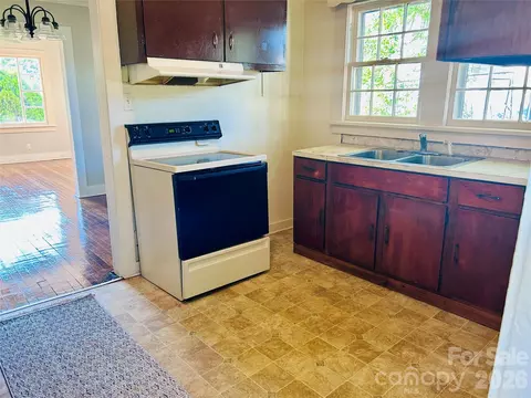 Kitchen - 409 Messner St, Salisbury, NC 28144 photo 2 of 3