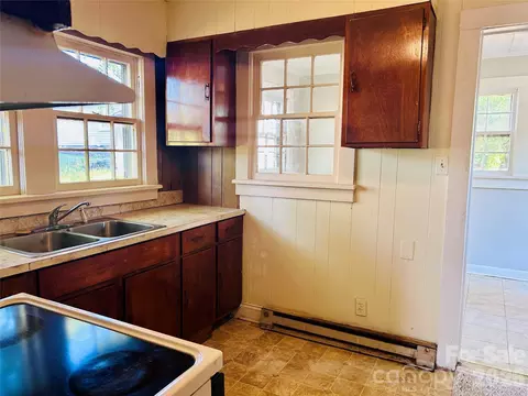 Kitchen - 409 Messner St, Salisbury, NC 28144 photo 3 of 3