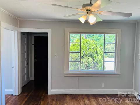 Living - 409 Messner St, Salisbury, NC 28144 photo 3 of 4