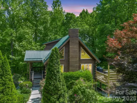 165 Dream Rd, Hendersonville, NC 28792