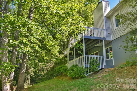 63 Hollybrook Dr, Asheville, NC 28803