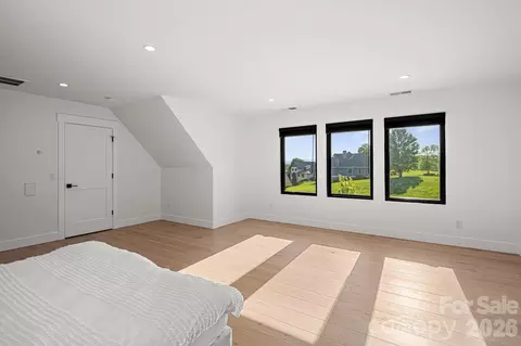 Bedroom - 10 Autumn Leaf Dr, Fletcher, NC 28732 photo 6 of 9