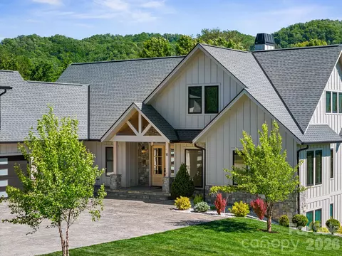 Exterior - 10 Autumn Leaf Dr, Fletcher, NC 28732 photo 5 of 9