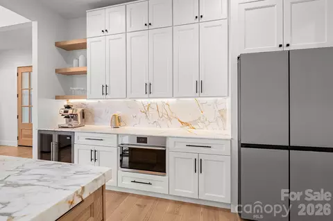 Kitchen - 10 Autumn Leaf Dr, Fletcher, NC 28732 photo 4 of 6