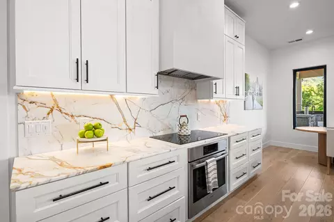 Kitchen - 10 Autumn Leaf Dr, Fletcher, NC 28732 photo 6 of 6