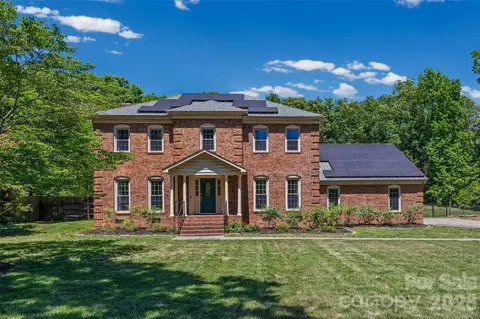 2115 E Providence Dr, Charlotte, NC 28270