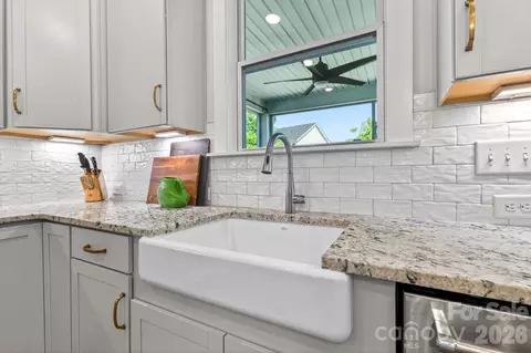 Kitchen - 6271 Six String Ct, Fort Mill, SC 29708 photo 5 of 6