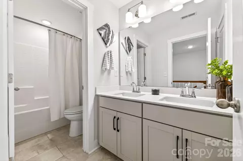 Bath - 6271 Six String Ct, Fort Mill, SC 29708 photo 3 of 3