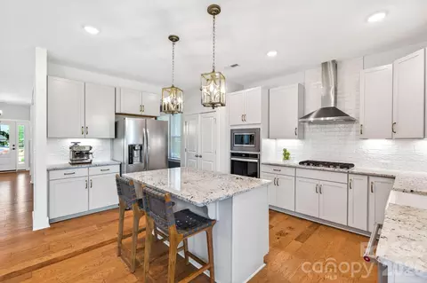 Kitchen - 6271 Six String Ct, Fort Mill, SC 29708 photo 2 of 6