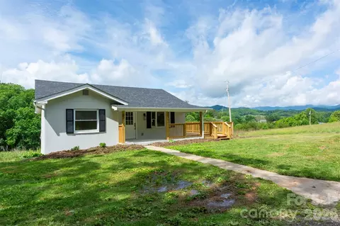 37 King Dr, Leicester, NC 28748