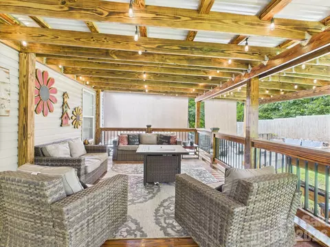 6093 Spartan Dr, Hudson, NC 28638