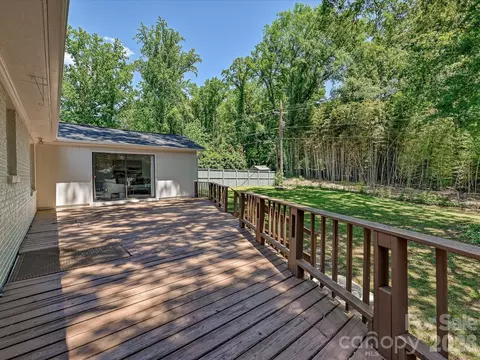Exterior - 5501 Farmbrook Dr, Charlotte, NC 28210 photo 2 of 8