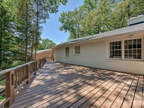 Exterior - 5501 Farmbrook Dr, Charlotte, NC 28210 photo 3 of 8