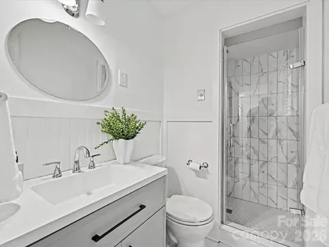 Bath - 5501 Farmbrook Dr, Charlotte, NC 28210 photo 1 of 2