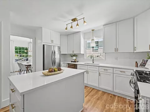 Kitchen - 5501 Farmbrook Dr, Charlotte, NC 28210 photo 3 of 5